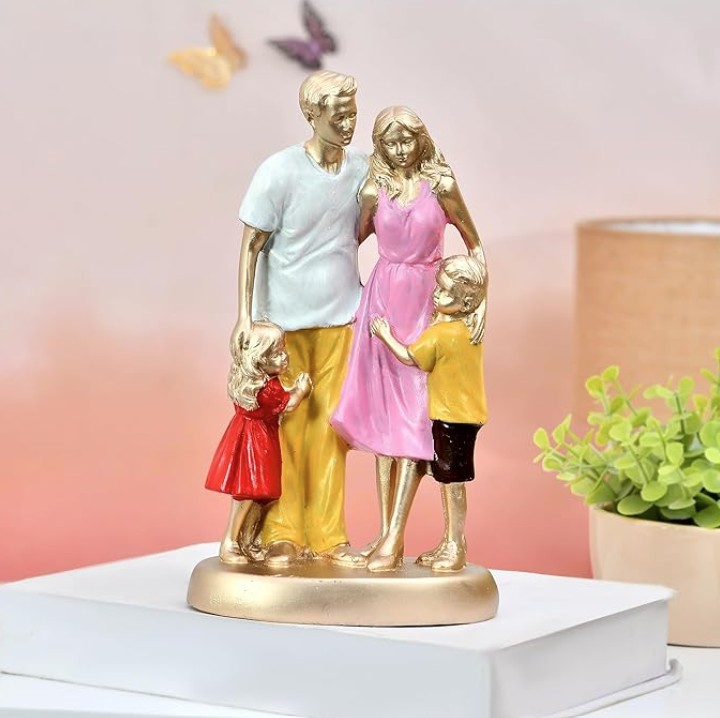 Family Gift: Timeless Family Bond Figurine | A Heartwarming Symbol of Love & Unity | A Meaningful Keepsake for Every Home Pack of 1